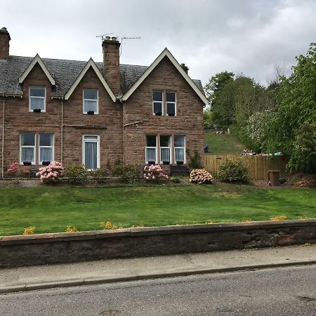 Cromarty View Guest House Accommodations & B&B Dingwall Exterior photo