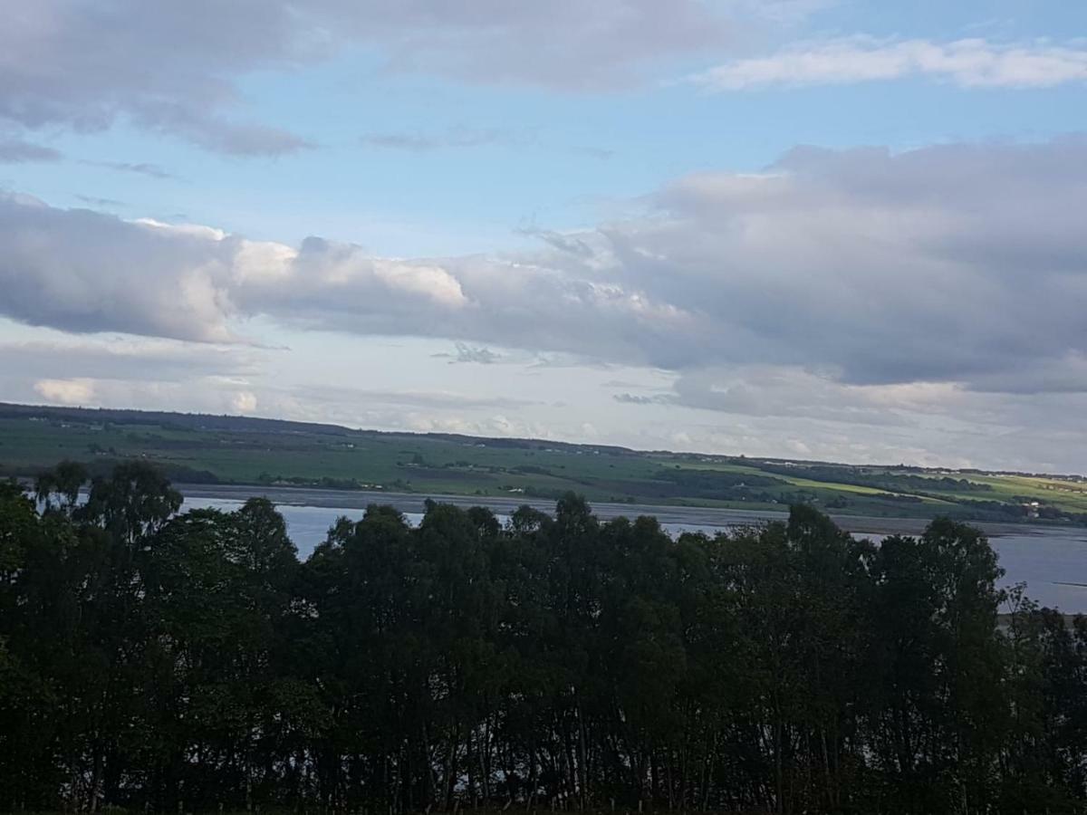 Cromarty View Guest House Accommodations & B&B Dingwall Exterior photo